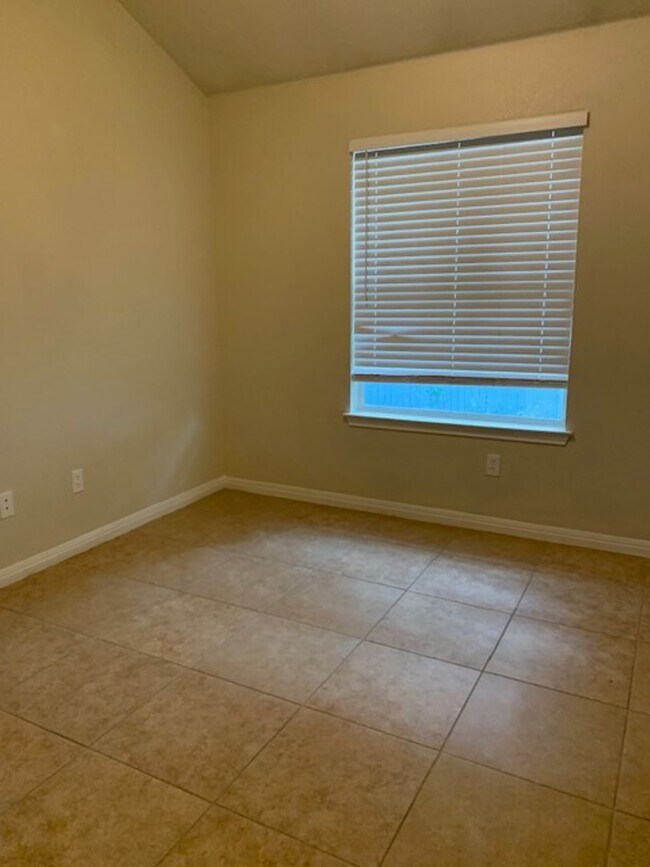 Building Photo - 8724 Talyne Chaise Cir