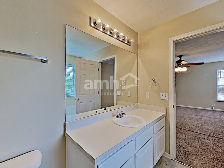 Building Photo - 3333 Cain Harbor Dr