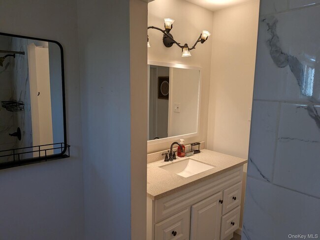 Building Photo - 37 Hill Rd