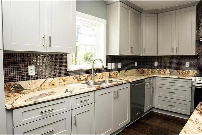 Building Photo - 1433 Merriman Ln NE