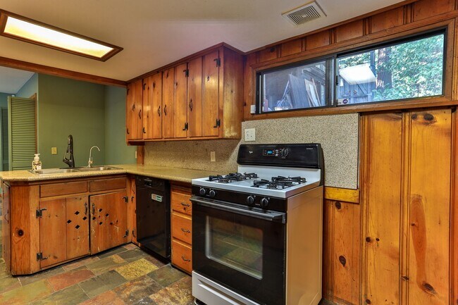 Building Photo - 23747 Shady Ln
