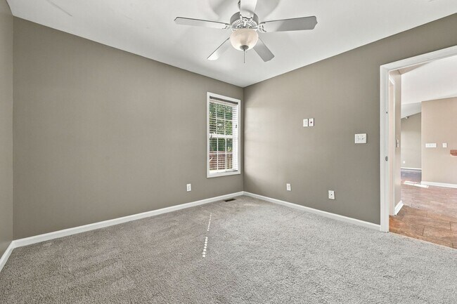 Building Photo - 570 Buchanan Rd