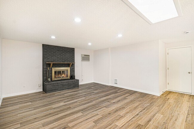 Building Photo - Pecos9881