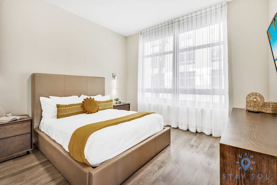 Building Photo - 101 N Ocean Dr