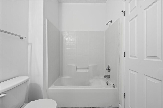 Building Photo - 1202 Walden Park Dr