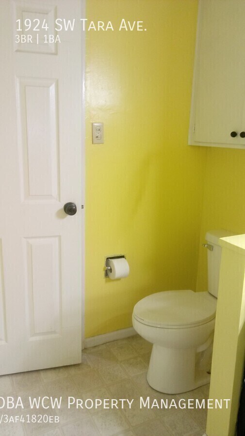 Building Photo - 1924 SW Tara Ave