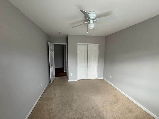 Building Photo - 39 Hamilton Grove Dr