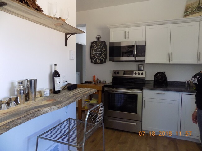 Building Photo - 507 4th St W