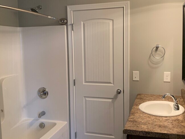 Building Photo - 3414 Pond Run Way