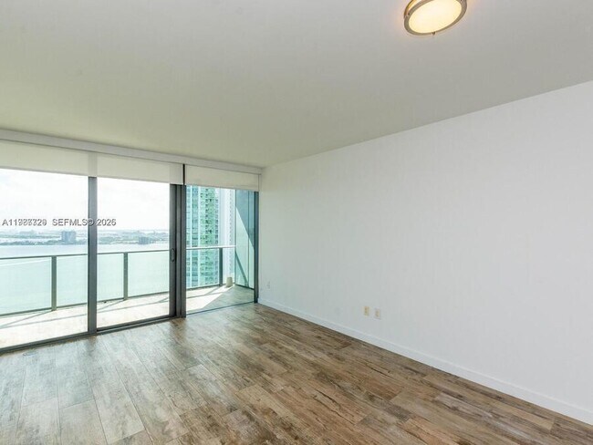 Building Photo - 650 NE 32nd St