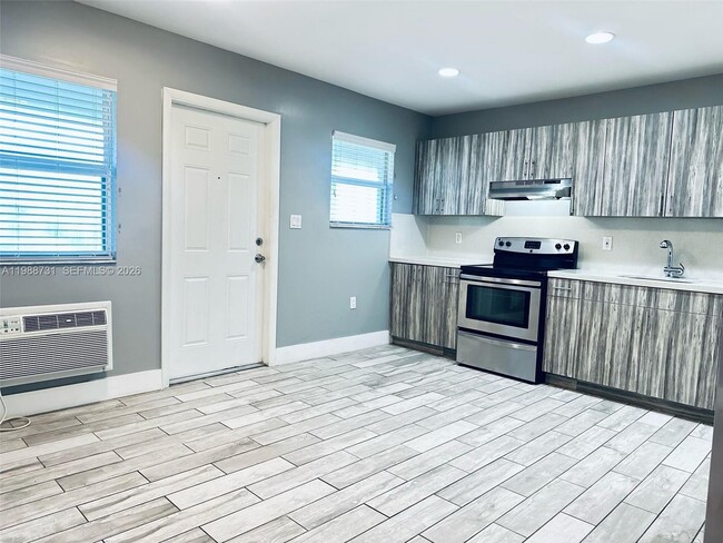 Building Photo - 1756 NW 2nd Ct