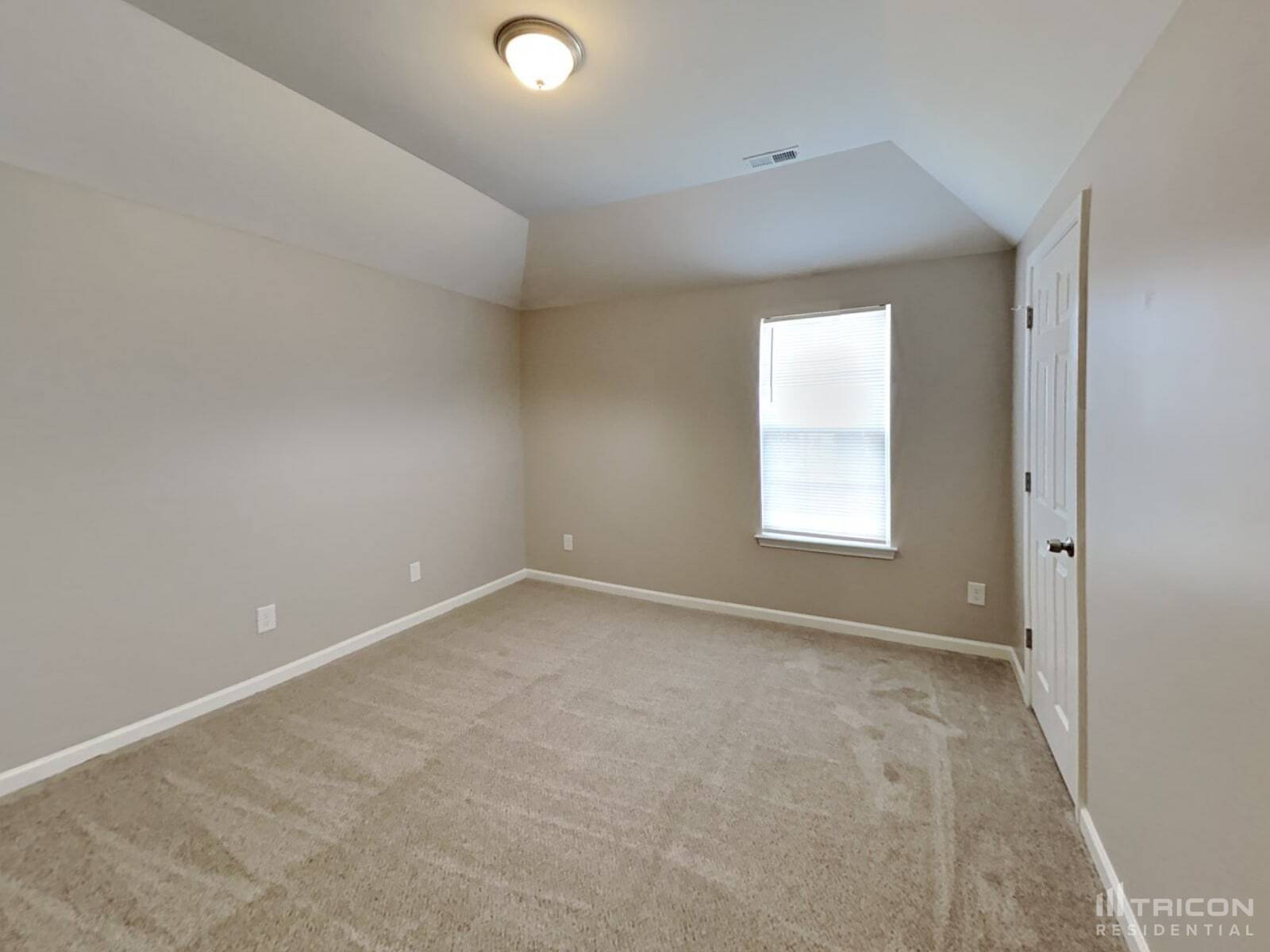 Building Photo - 1916 Lexington Ave