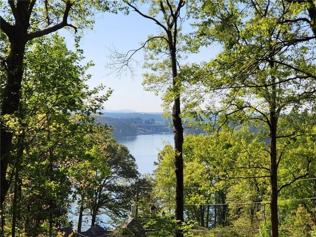 Building Photo - 66 Lake Top Dr