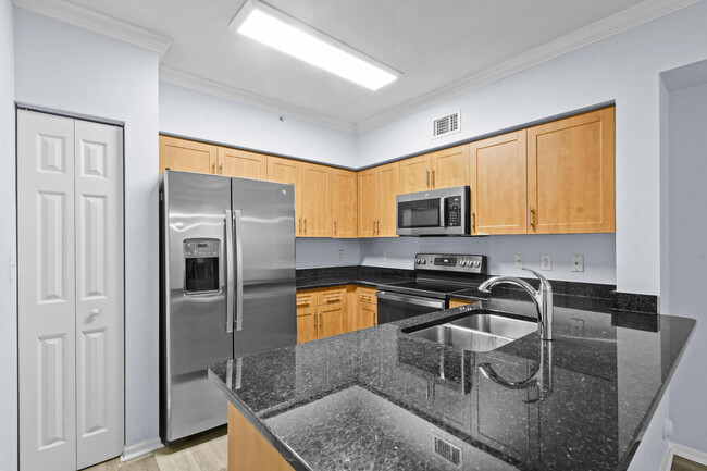 Building Photo - 6565 Emerald Dunes Dr