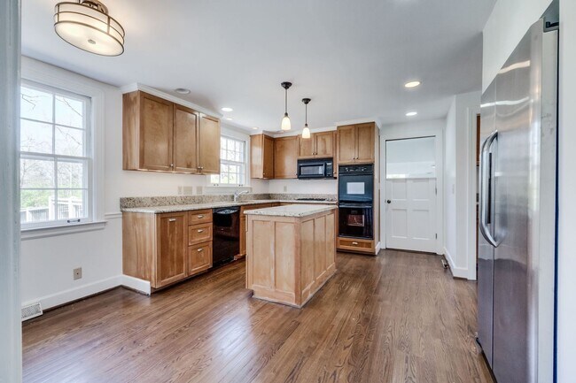 Building Photo - 795 Greeley Dr