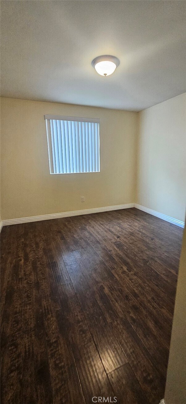 Building Photo - 611 E 75th St