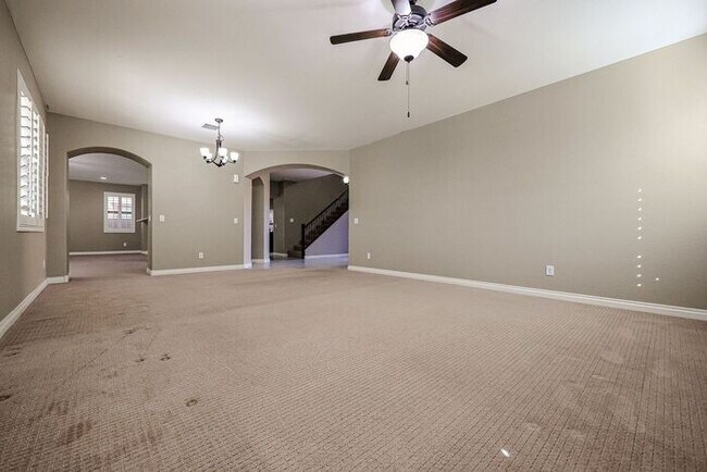 Building Photo - COMING SOON! Great Location!Stunning 6-bedroom Plus 7, 4.5-bathroom home located in Chandler