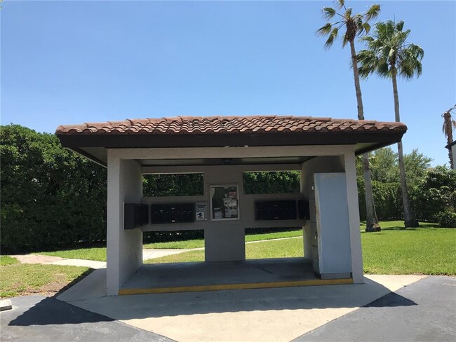 Building Photo - 2971 Estancia Blvd
