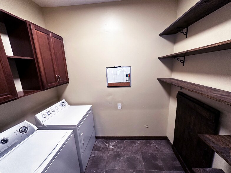 Building Photo - 528 29th St