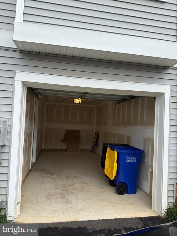 Building Photo - 326 Avon Dr