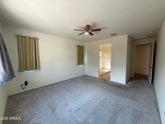 Building Photo - 263 E Lantana Dr