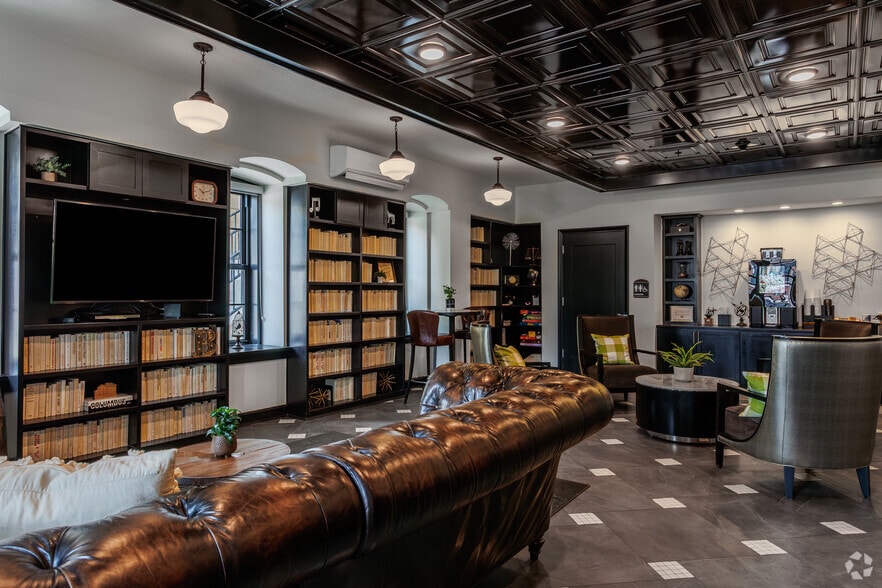 Clubhouse - The Barrett