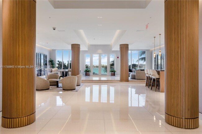 Building Photo - 888 Brickell Key Dr