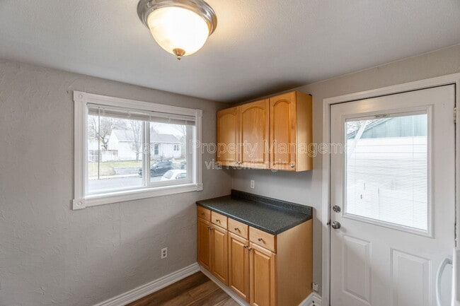 Building Photo - 2811 W Wabash Ave