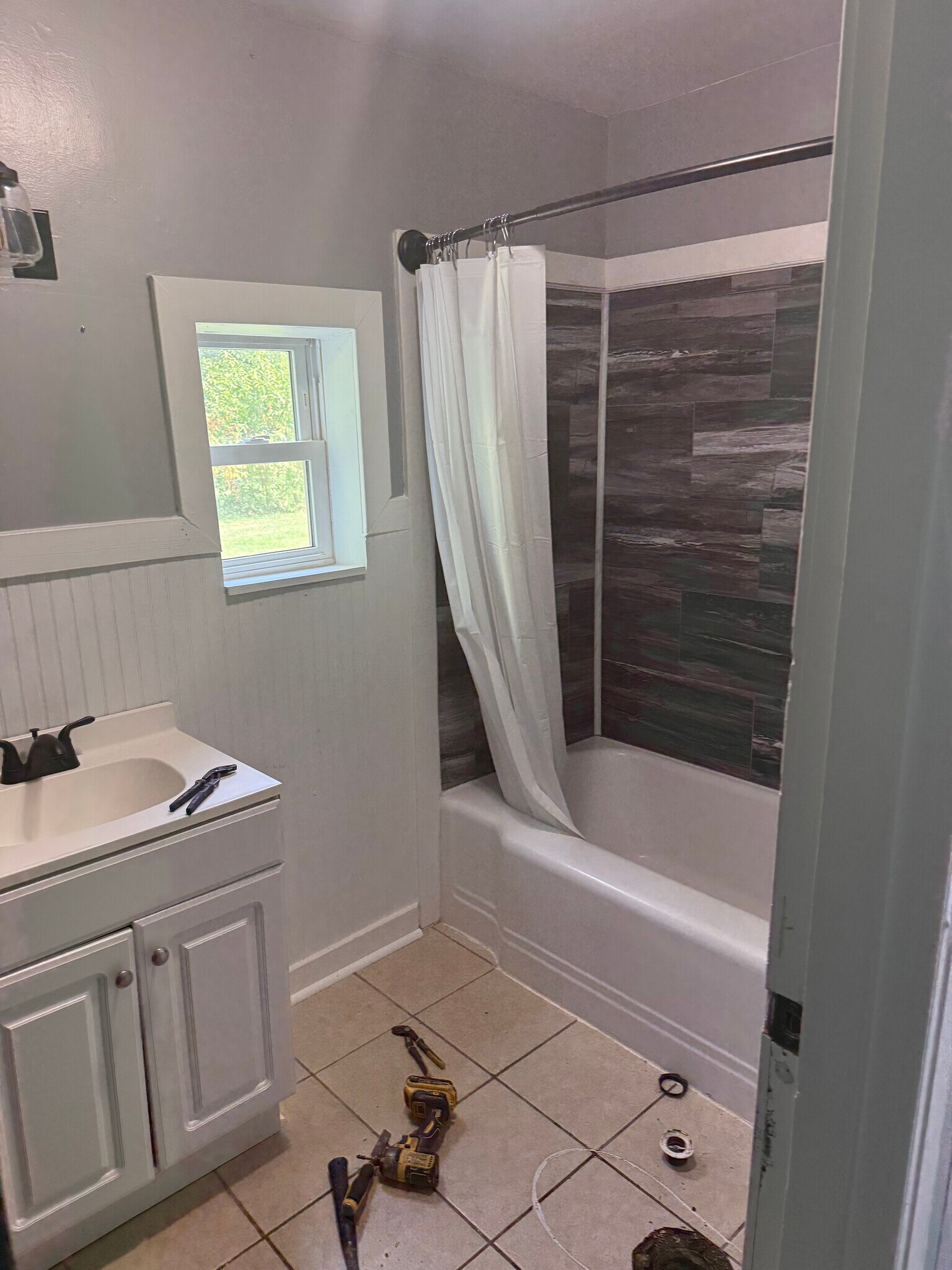 Building Photo - 319 Harding St