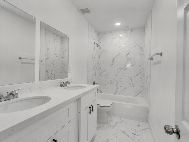 Building Photo - 6742 Madrid St