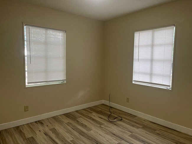 Building Photo - 1504 SW 37th St