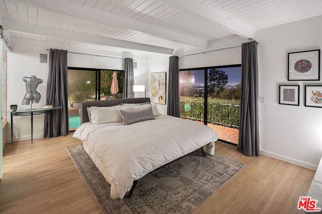 Building Photo - 1644 Marmont Ave