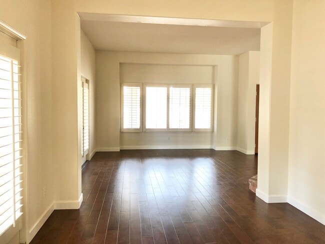 Building Photo - Wonderful Single Story Home, Quiet Neighbo...