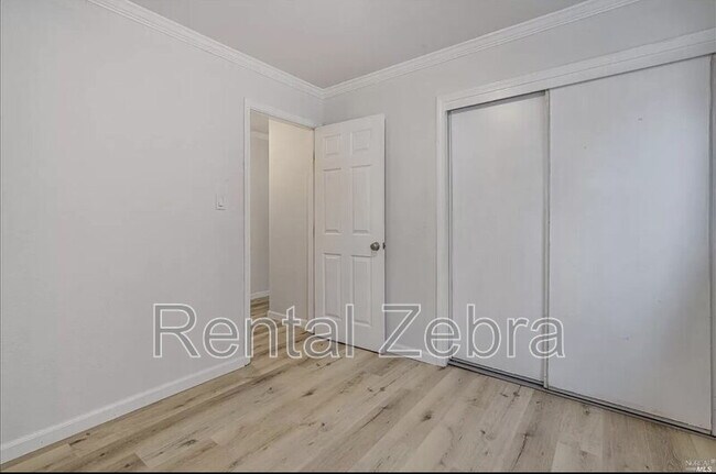 Building Photo - 343 Arlen Dr