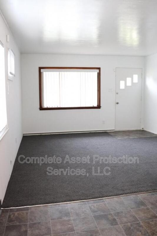 Building Photo - 6738 Leland Ave