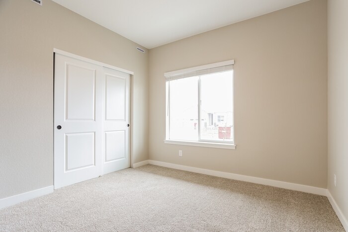 Building Photo - 17975 E 94th Dr