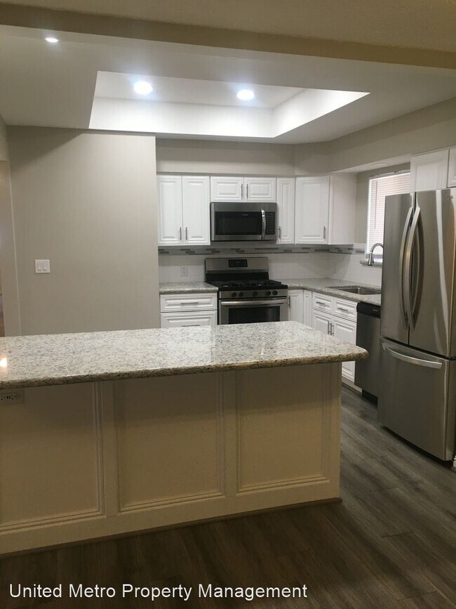 Building Photo - 3 br, 2.5 bath House - 557 Shalimar Drive