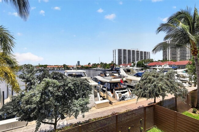 Building Photo - 3750 Yacht Club Dr