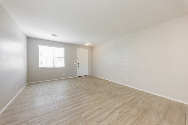 Building Photo - 40806 N Hudson Ct