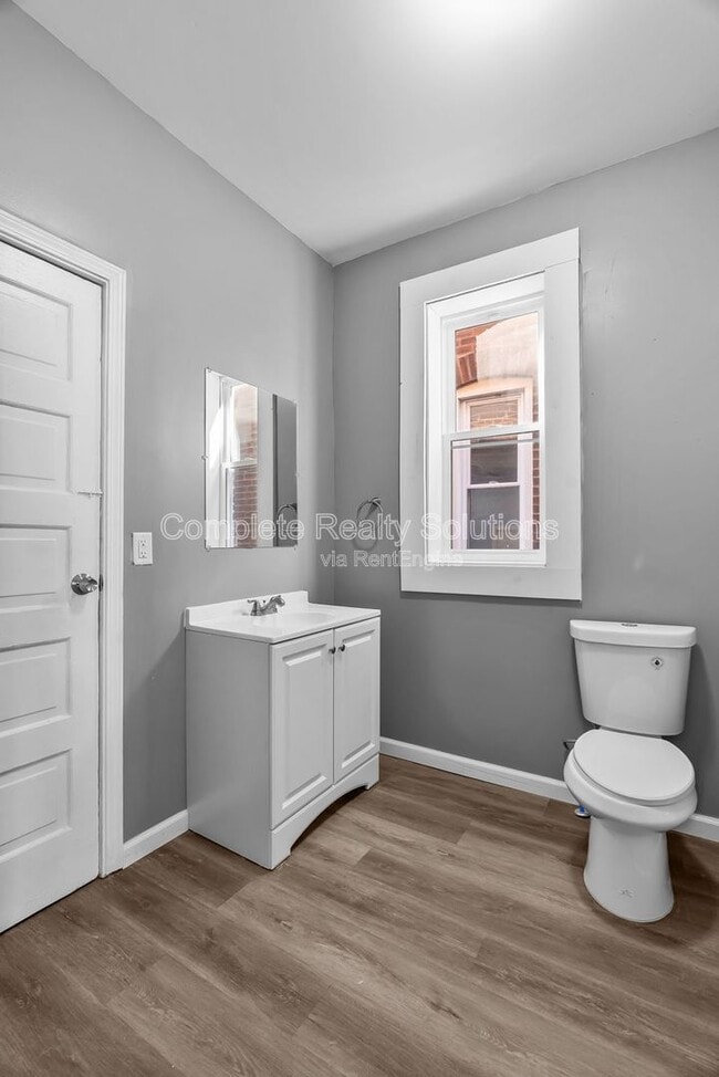 Building Photo - 3456 Chippewa St