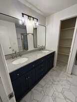 Building Photo - 1328 Green Ct N