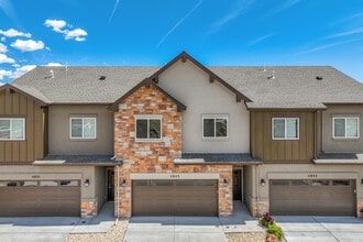 Building Photo - 5763 Villa Lorenzo Dr