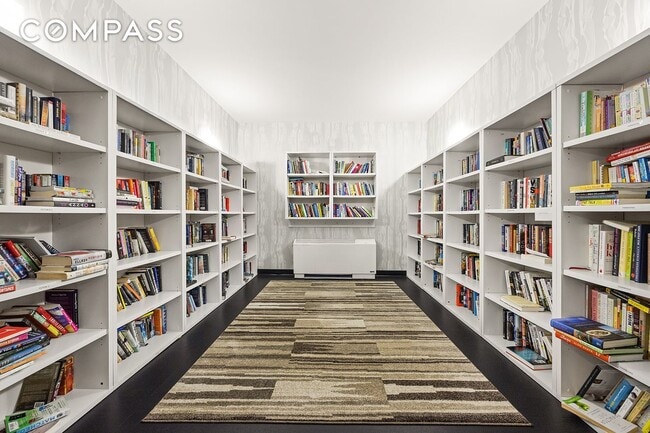 Building Photo - Enormous ~1,285 s/f, designer condo Loft apt @OBBP 1 bedroom, 2 bathrooms + ~112 s/f terrace with...