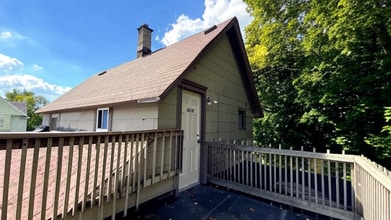 Building Photo - 553 Shamrock St SW