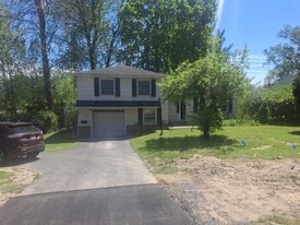 Building Photo - 1495 Beach Ave