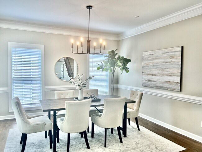 Building Photo - SPACIOUS AND CONVENIENT