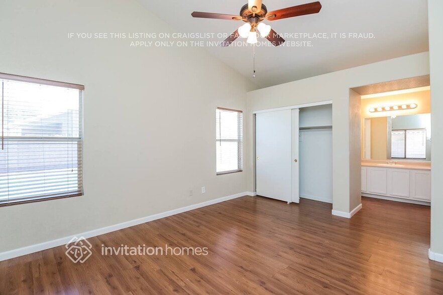 Building Photo - 2291 E Derringer Way