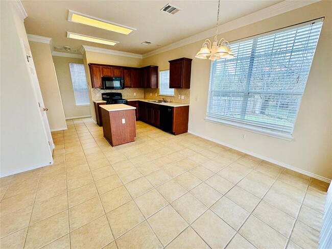 Building Photo - 16216 Castletroy Dr
