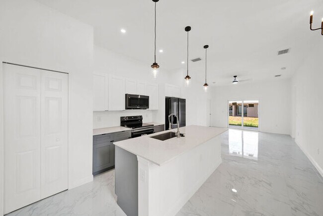 Building Photo - 4766 Nelson Dr