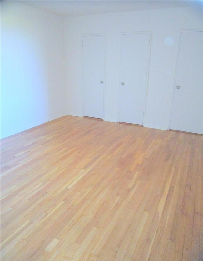 Building Photo - 4315 Webster Ave